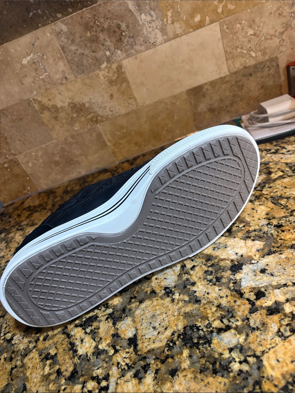 Sketchers slip ins size 9 single left shoe - Picture 4 of 5